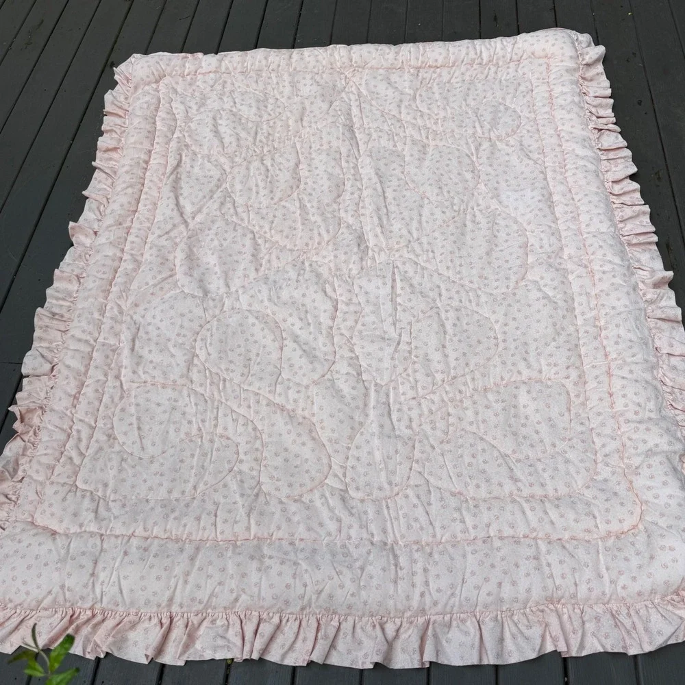 2.7 Vtg Peach Floral Ruffle Quilted Comforter 85x72 Cottage Shabby Chic Bedding